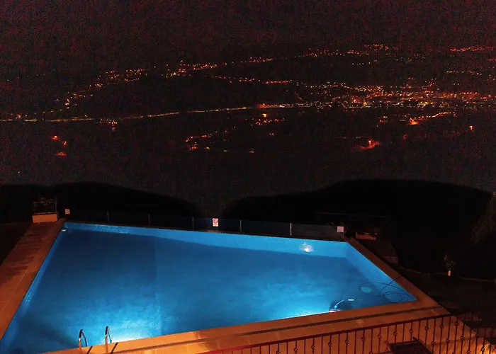 Golden Mirror Bed and Breakfast Lamego