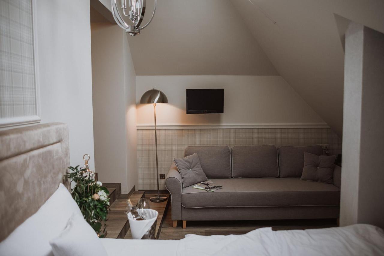Doppel- oder Zweibettzimmer