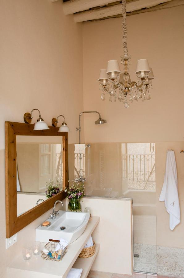 Suite,1031257000:JPEG