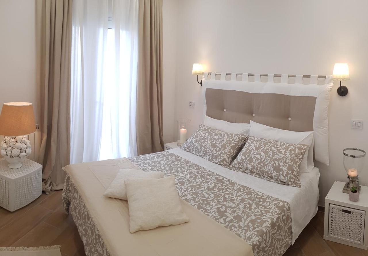Kamer met Kingsize Bed en Uitzicht op de Tuin
