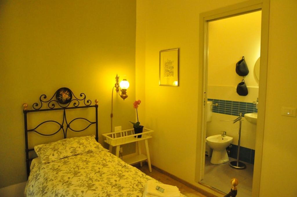 Camera Singola con Bagno Privato