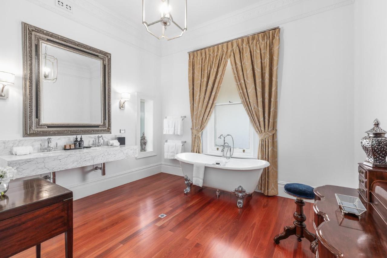 Frew Suite,1032647357:JPEG