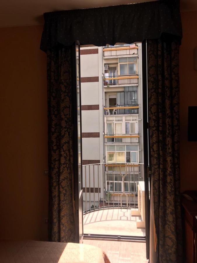 Camera Matrimoniale/Doppia con Letti Singoli con Balcone