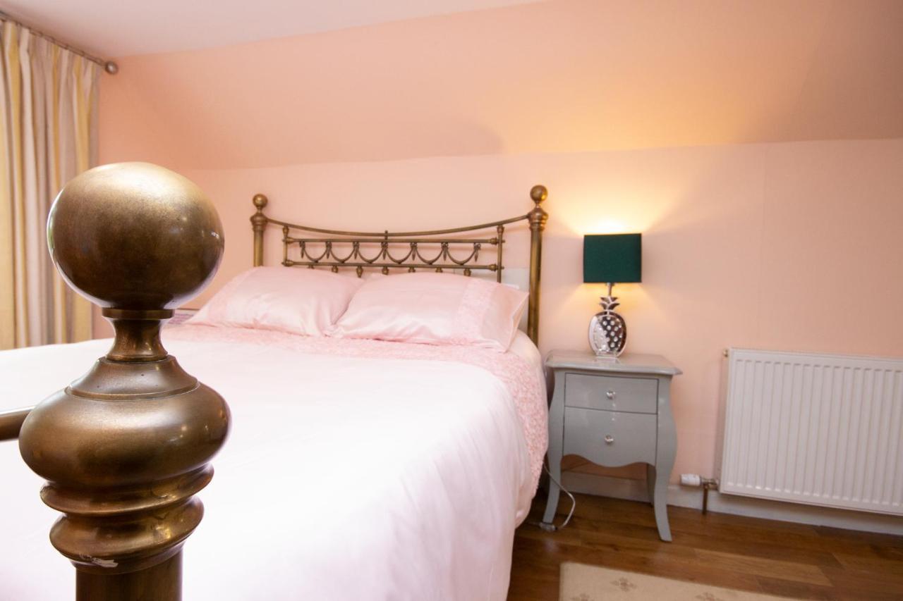 Family Room with Shower - Room 5,1033525208:JPEG