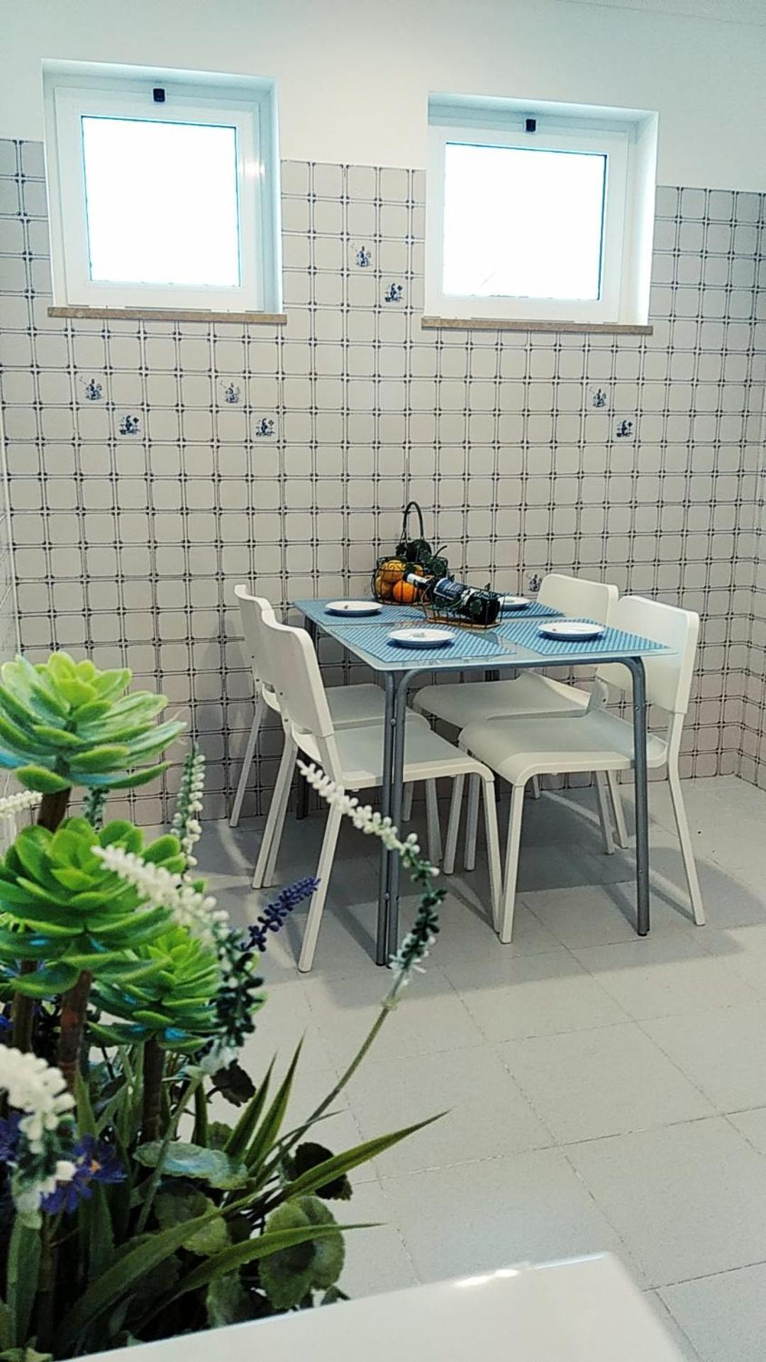 Estudio con vistas a la piscina