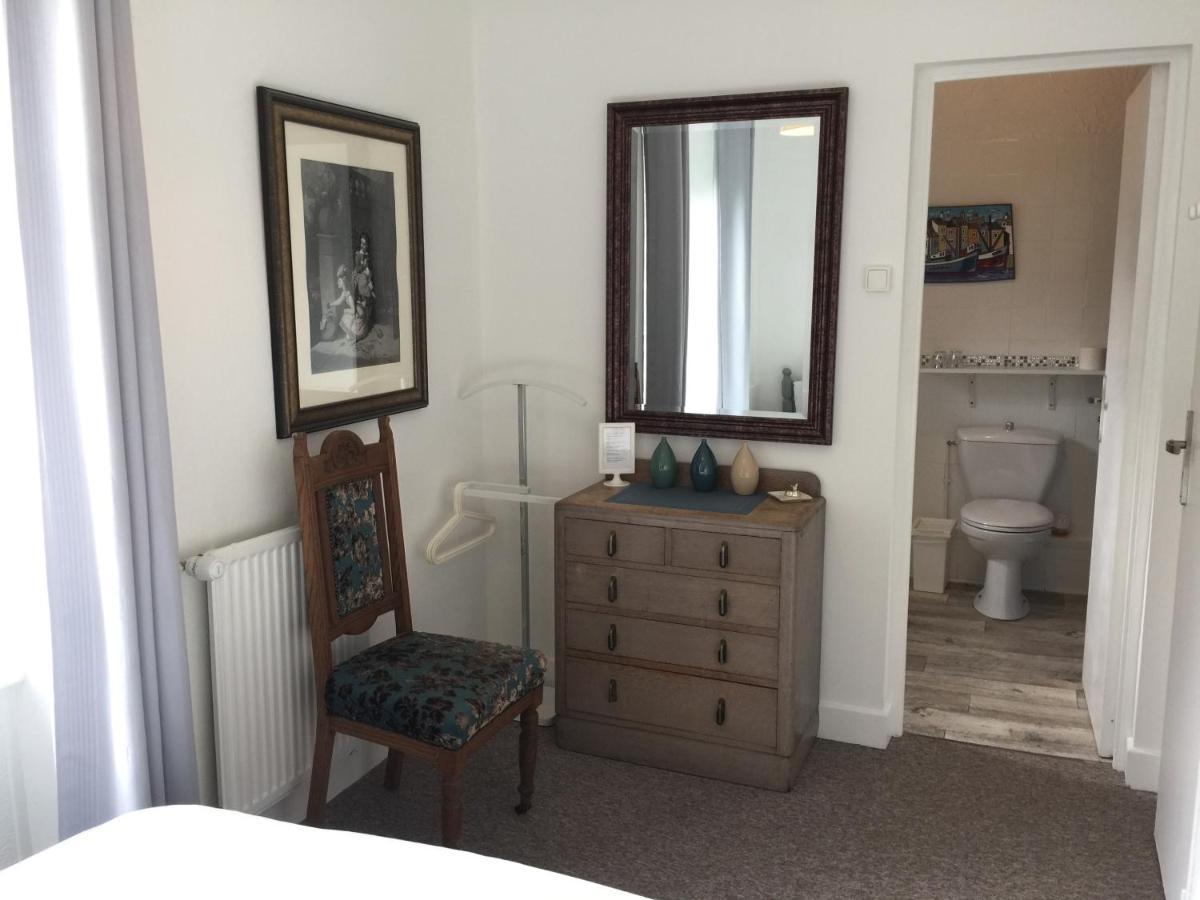 Little double room with private shower room