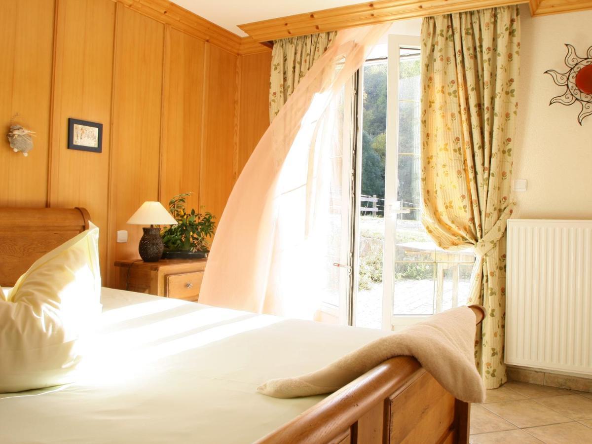 Doppelzimmer mit Gartenblick