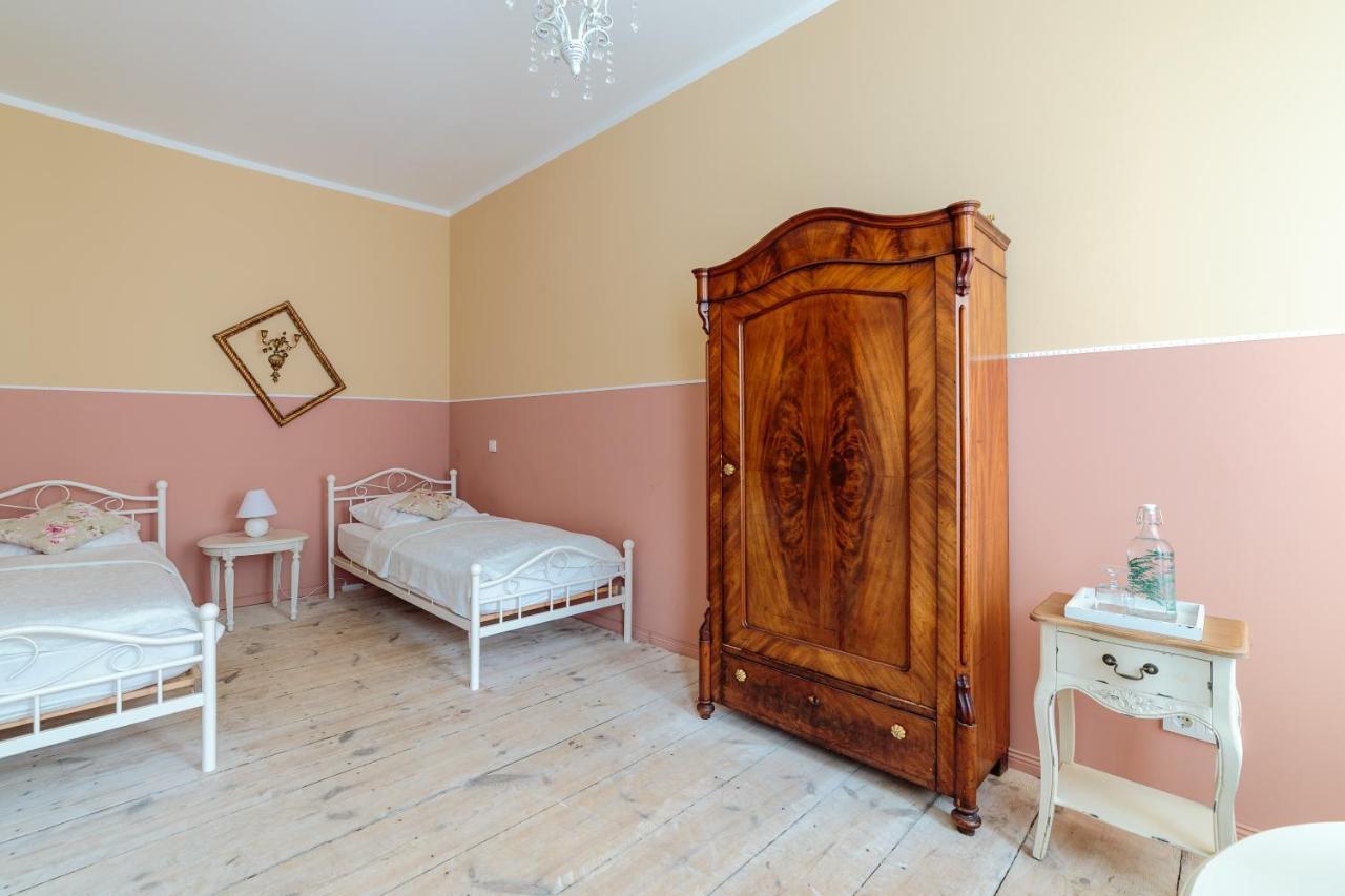 Zweibettzimmer mit eigenem Bad