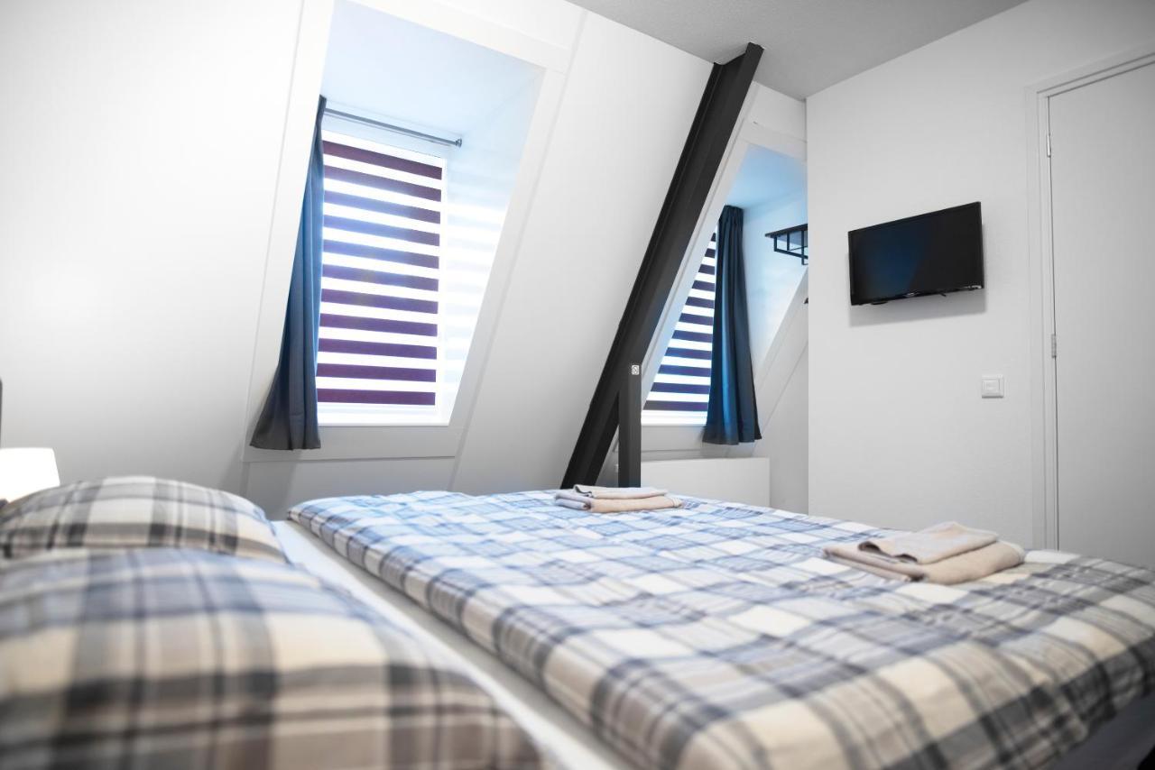 Doppel-/Zweibettzimmer mit eigenem Bad
