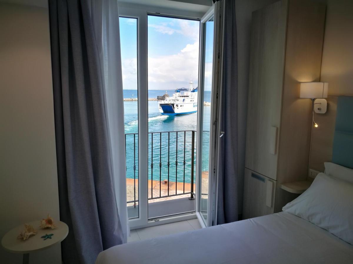 Double or Twin Room with Sea View