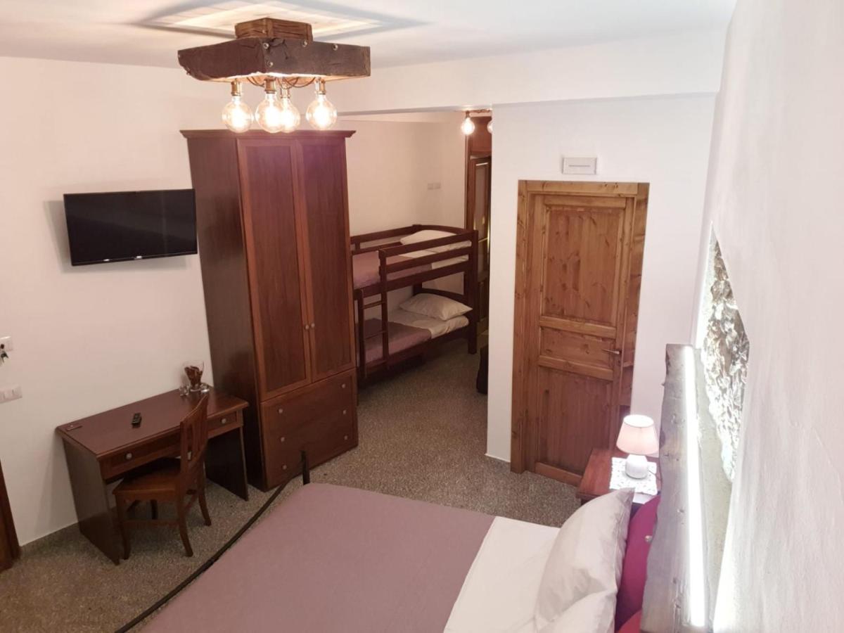 Camera Matrimoniale con Balcone (3 Adulti)
