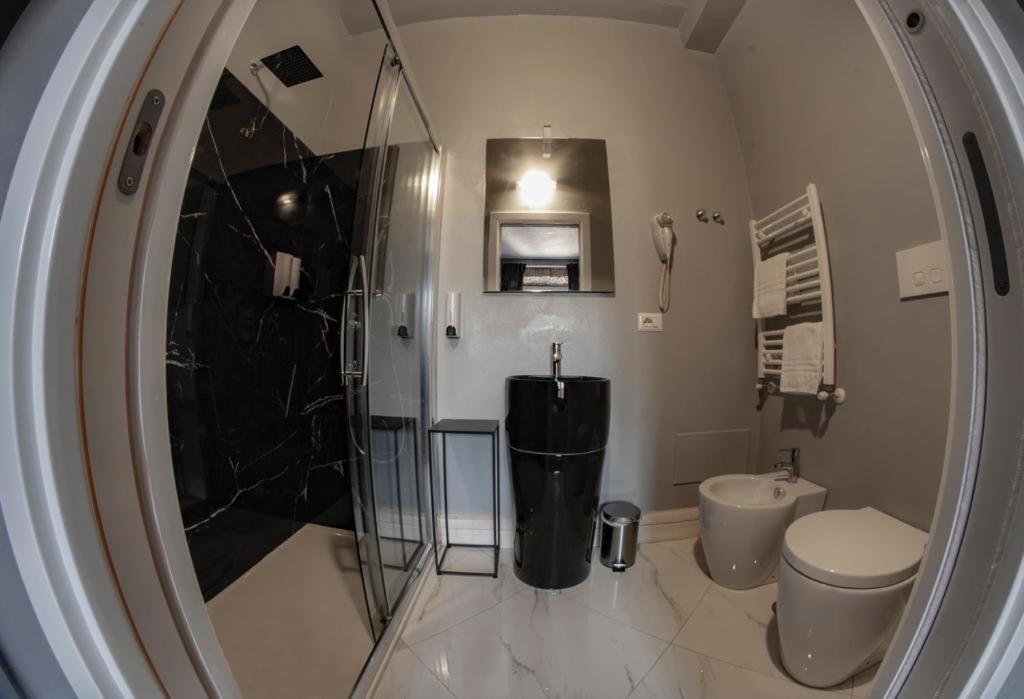 Superior Double Room Shower