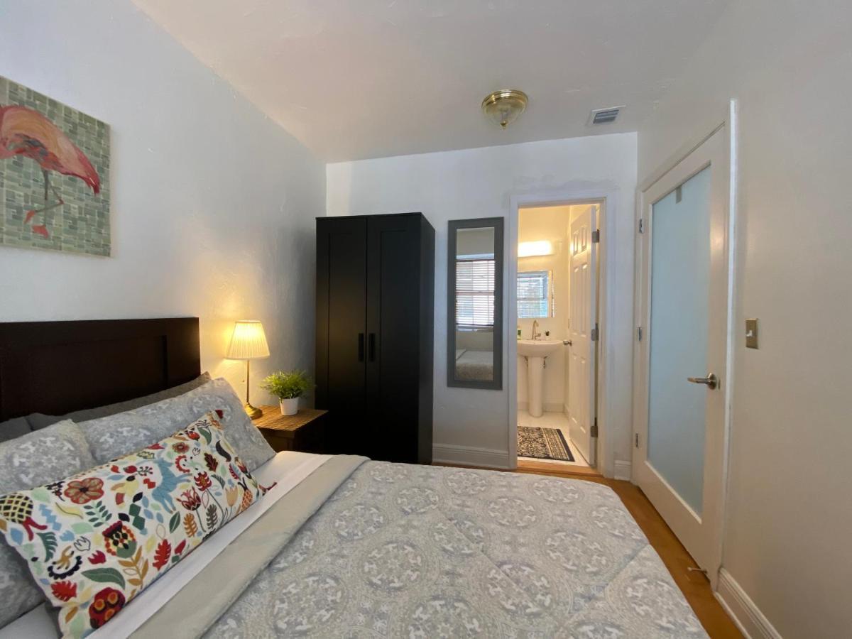 Private Queen Room and Bathroom,1361521877:JPEG