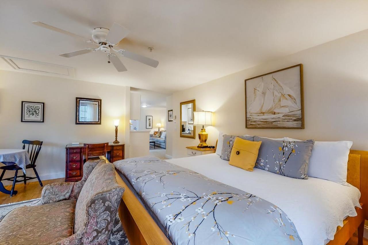Deluxe King Suite,1063856740:JPEG