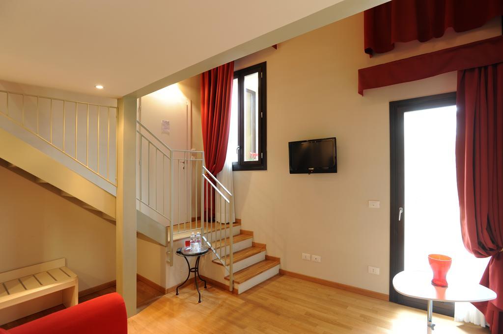 Double Room on Two Levels,109788606:JPEG