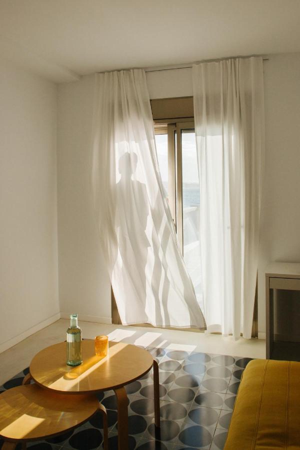Habitación Doble Deluxe con balcón y vistas al mar