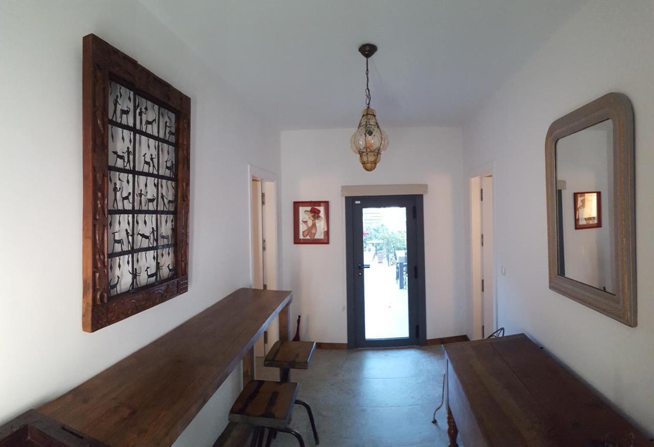 Family Room,1102401459:JPEG