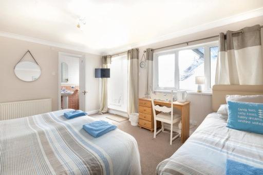 Family Room,1110251505:JPEG