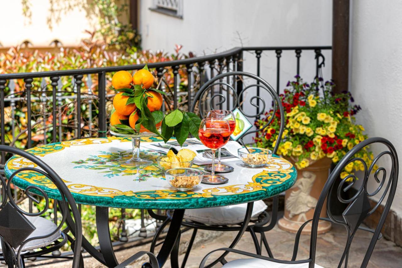 Double Room with Patio,1111434753:JPEG