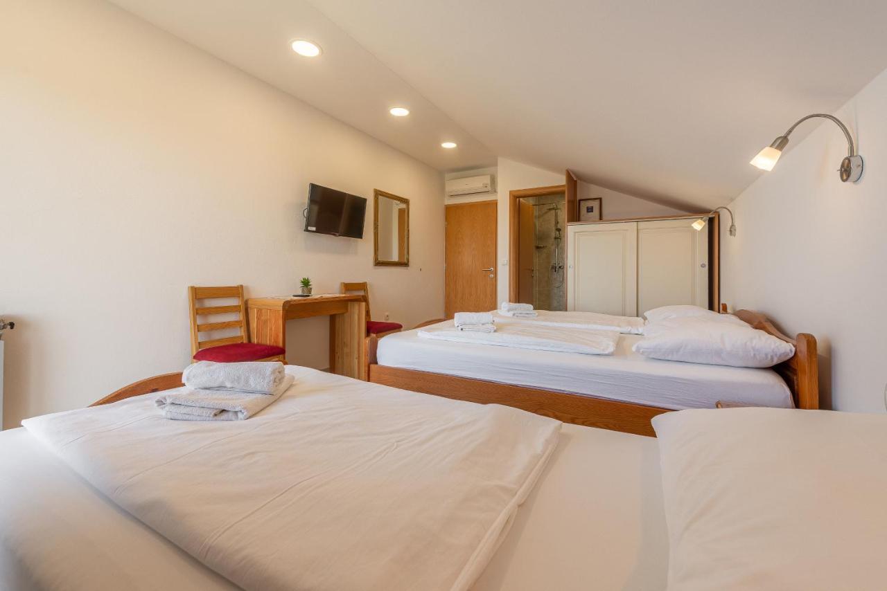 Dreibettzimmer