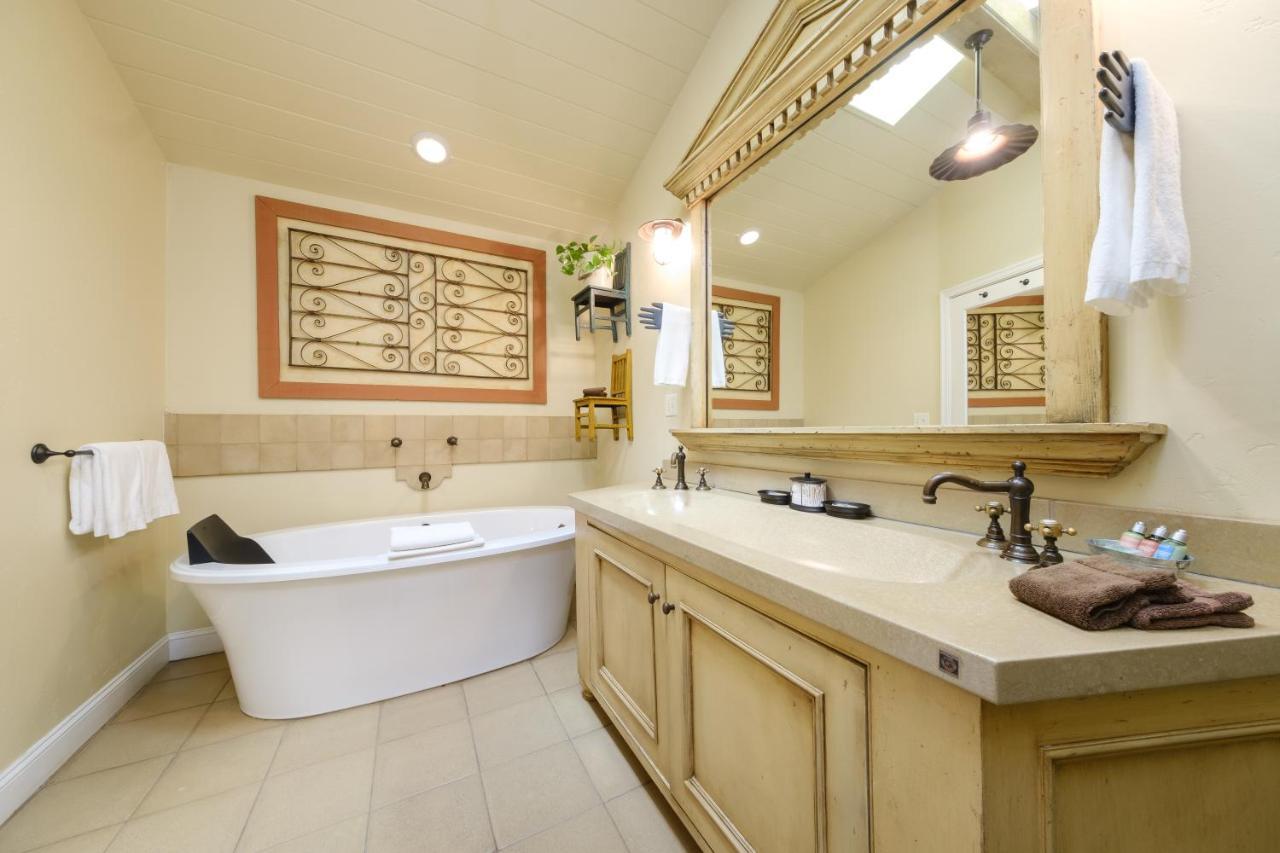 One-Bedroom Cottage,1116866901:JPEG