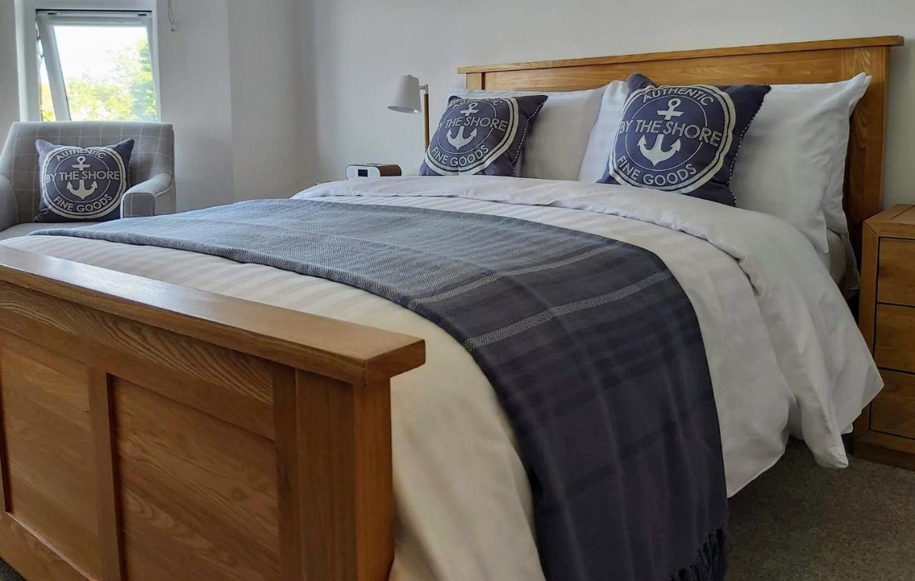 Deluxe Double Room Shower