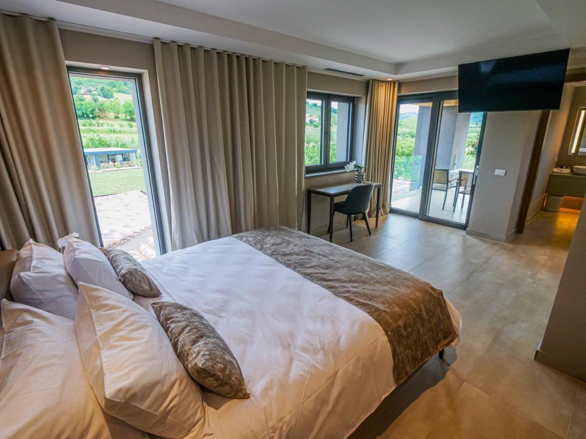 Deluxe Double Room Balcony,1125760281:JPEG