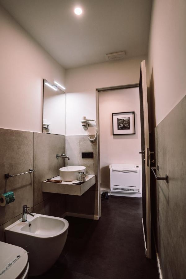 Deluxe Double Room with Balcony,1128572331:JPEG