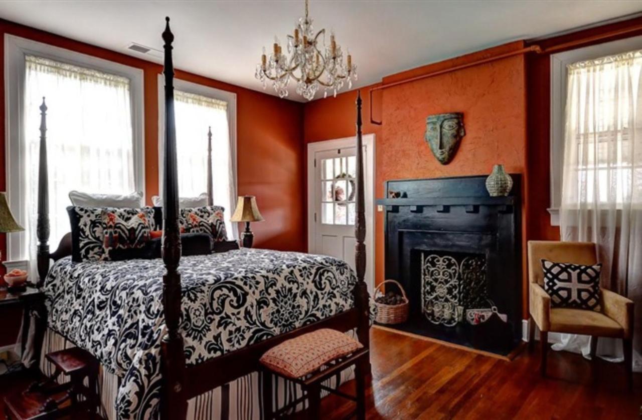 Queen Room with Garden View