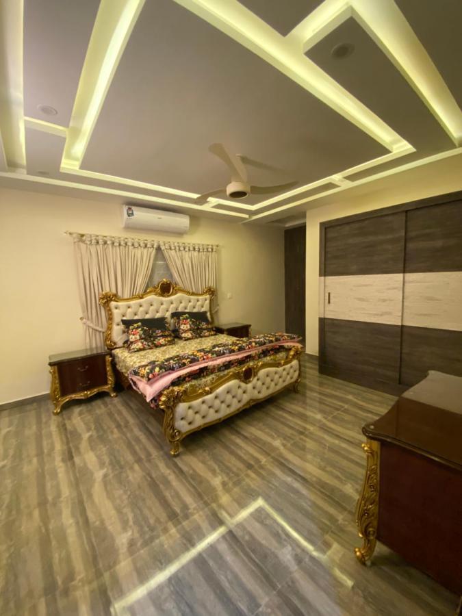 Deluxe King Suite