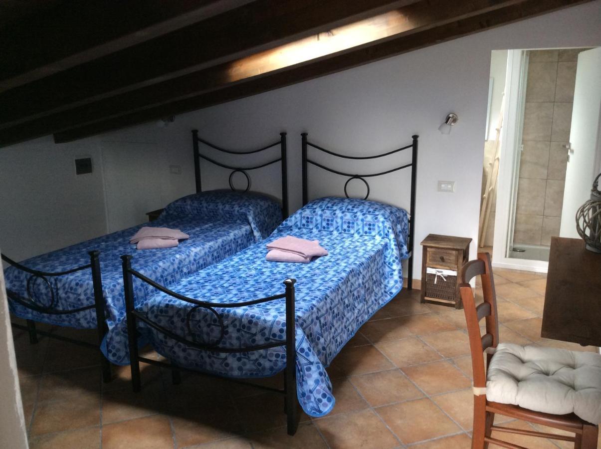 Doppel-/Zweibettzimmer mit Bad