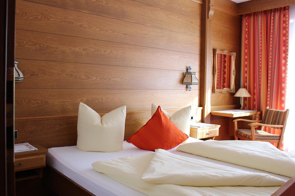 Doppelzimmer mit Balkon