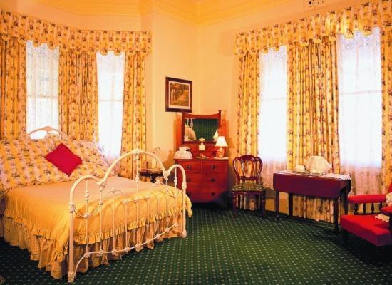 Christina Queen Room