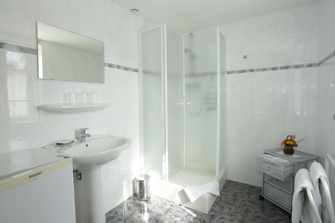 Chambre Familiale avec Salle de Bains Privative