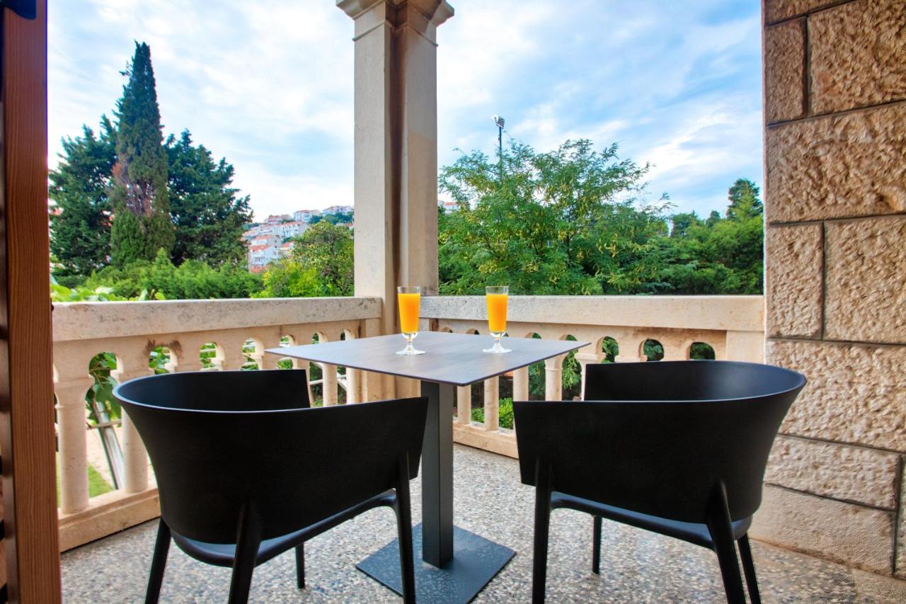 Deluxe Double Room with Balcony,1598402218:JPEG