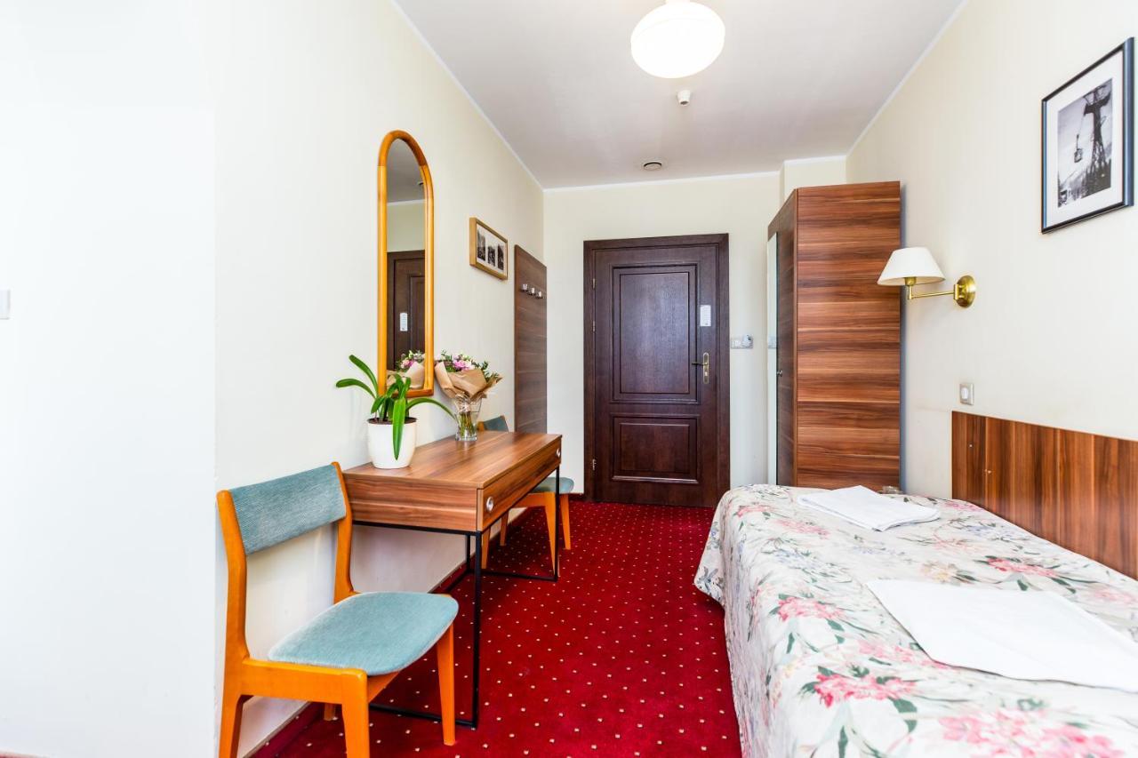Classic Twin Room
