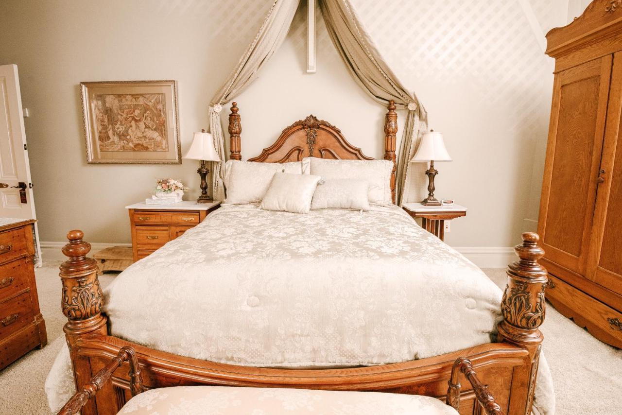 The Garden,1329435350:JPEG