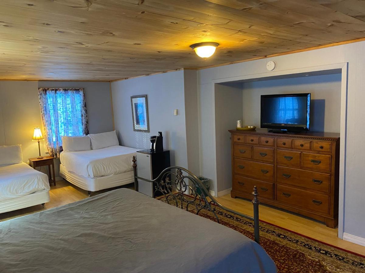 Deluxe Family Room,1177329199:JPEG