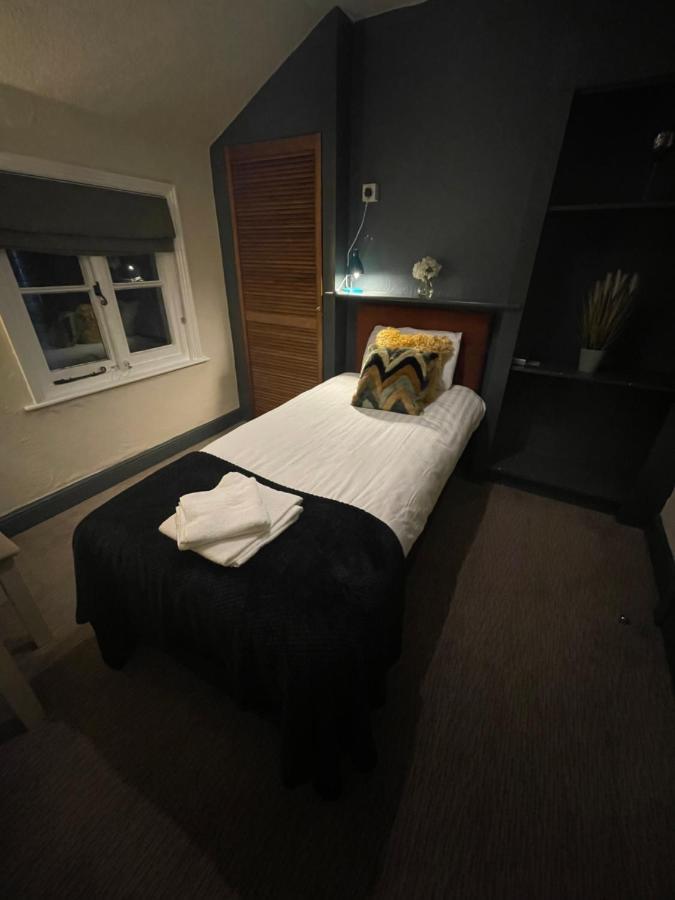 Budget Single Room,1181531350:JPEG