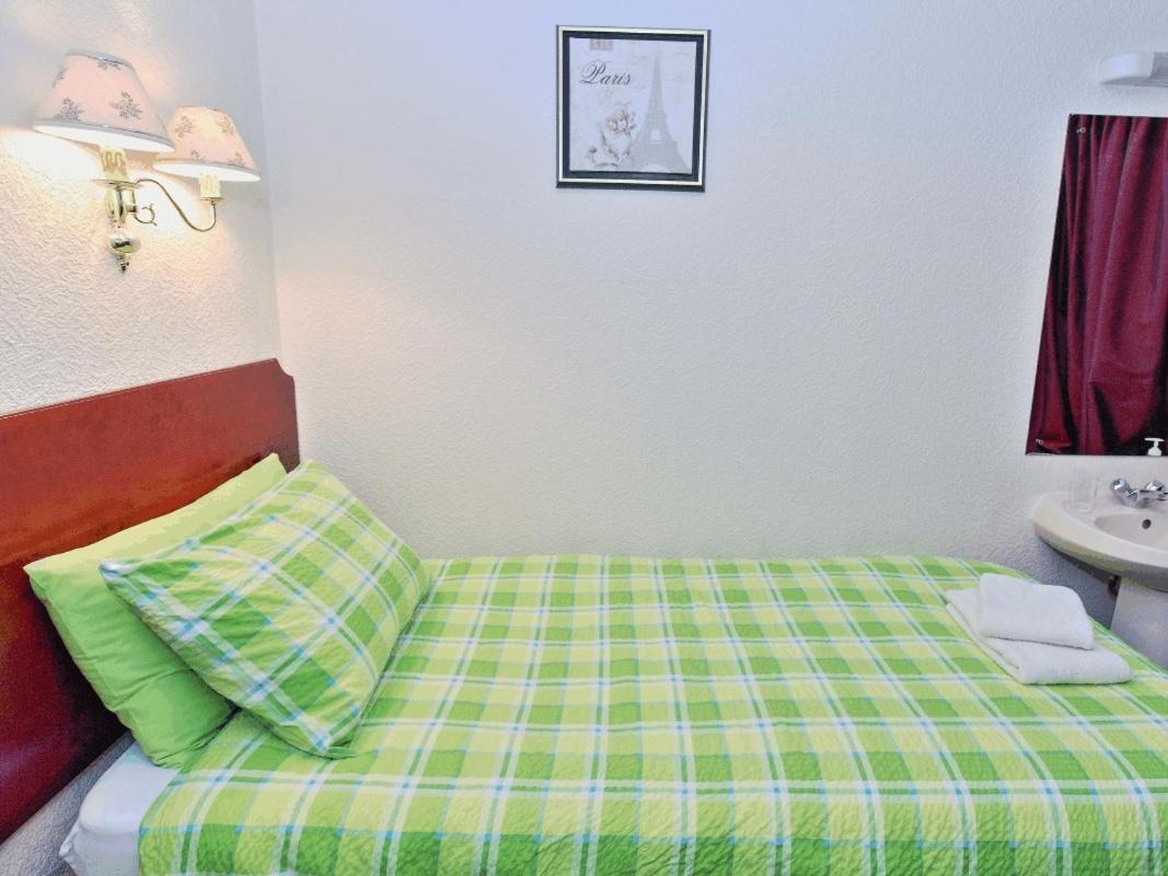Standard Single Room with Shared Bathroom,1193378788:JPEG