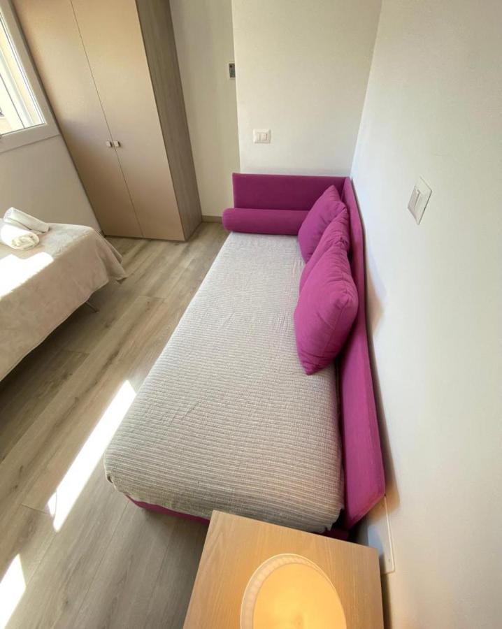 Deluxe Family Room,1213438723:JPEG