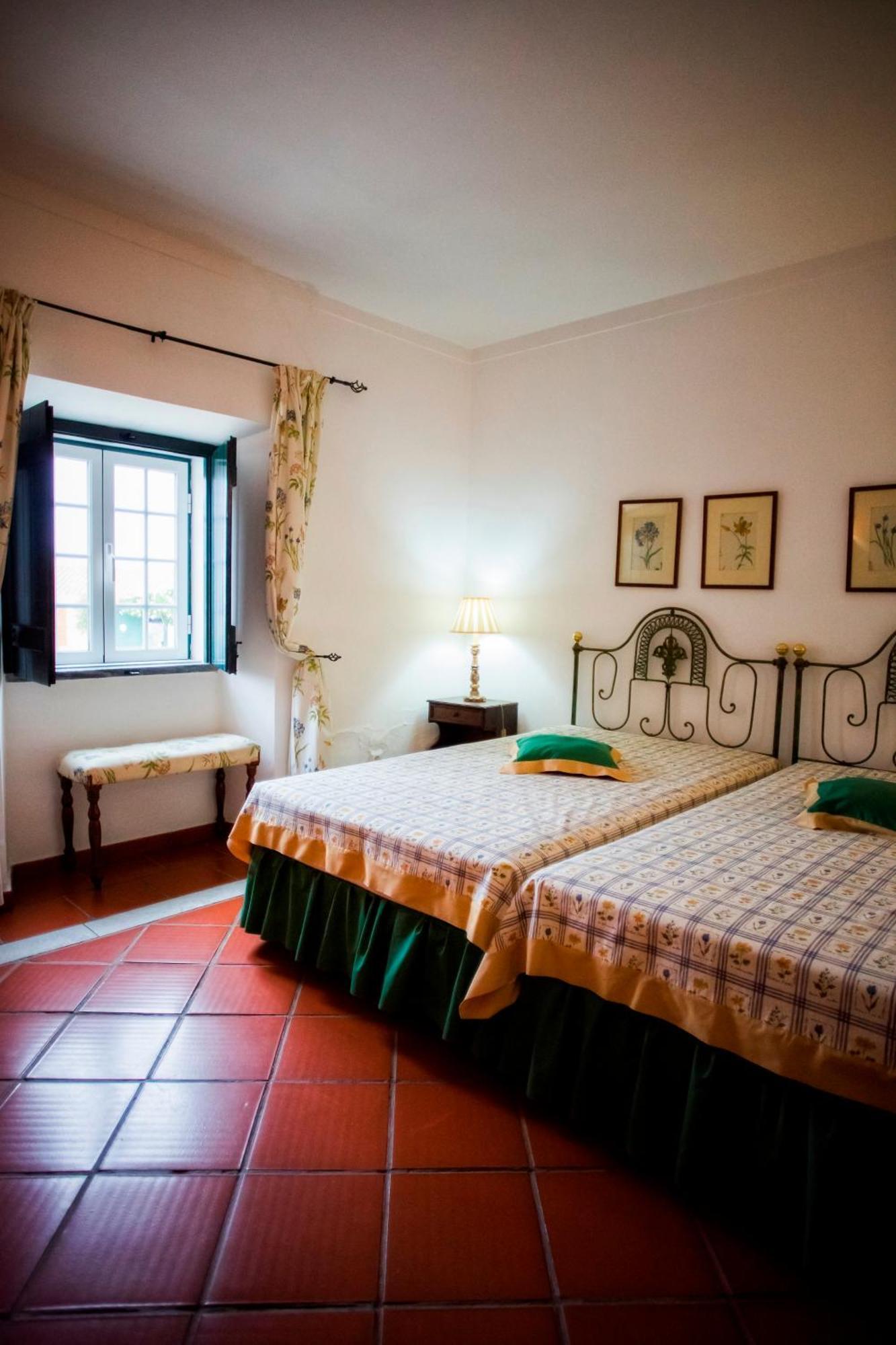 Double or Twin Room,1279612156:JPEG