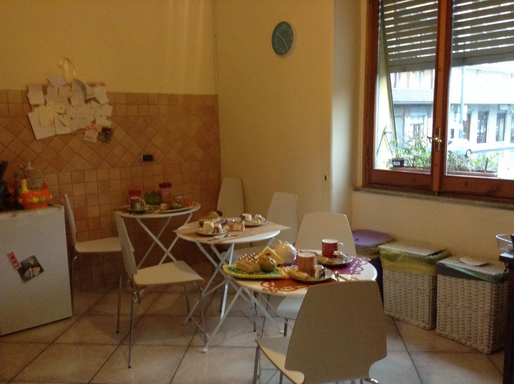Camera Doppia con Letti Singoli e Bagno in Comune