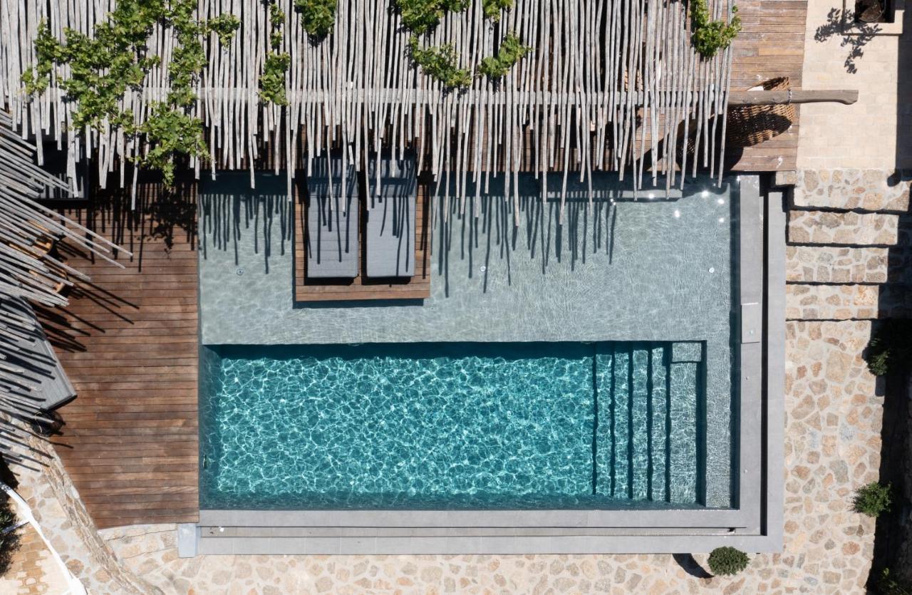 Suite Superior con piscina in comune (Loulos)