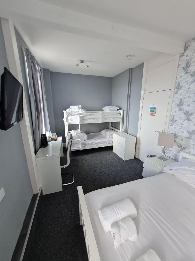 Vierbettzimmer mit Meerblick