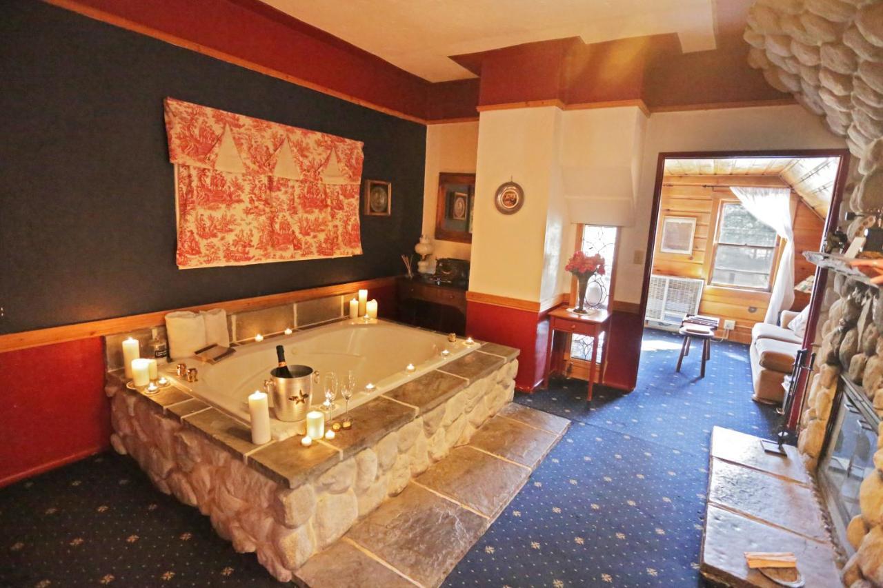 Queen Room with Spa Bath