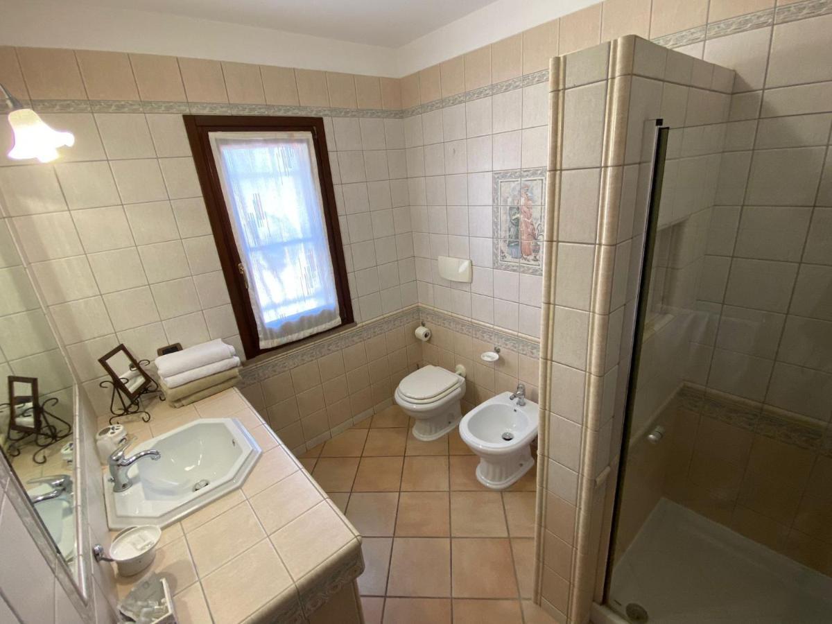 Large Double Room,1261096087:JPEG