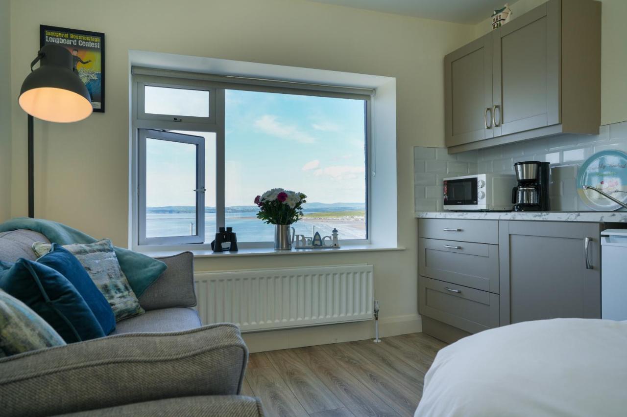 Studio Apartment with Sea View,1295759998:JPEG