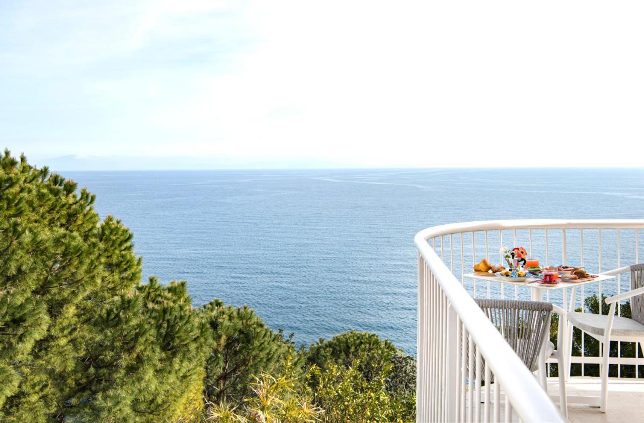 Deluxe Double Room with Sea View,1292384569:JPEG