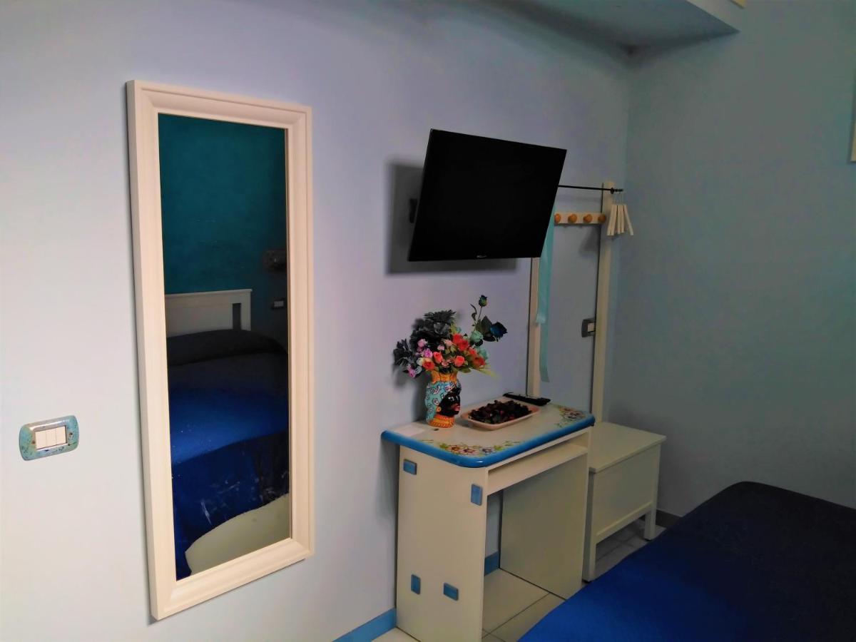 Camera Matrimoniale con Letto Supplementare